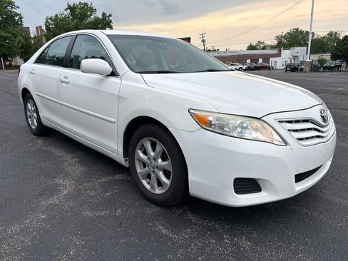 Used 2011 Toyota Camry LE w/ LE Extra-Value Pkg FWD image 18