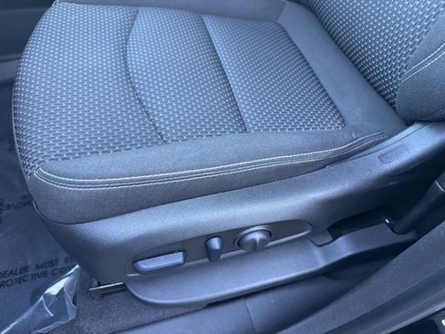 Used 2023 GMC Terrain SLE w/ Driver Convenience Package image 13