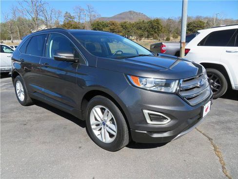 Used 2018 Ford Edge SEL image 18