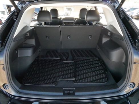 Used 2025 Volkswagen Tiguan SE AWD/4WD image 18
