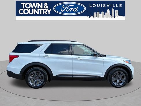 Used 2023 Ford Explorer XLT w/ Equipment Group 202A RWD image 2
