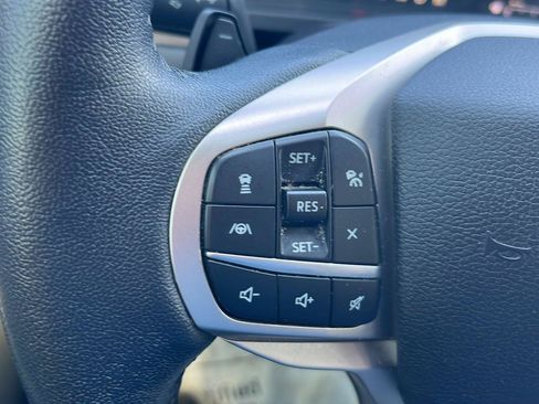 Used 2021 Ford Explorer Limited w/ Equipment Group 301A AWD/4WD image 12