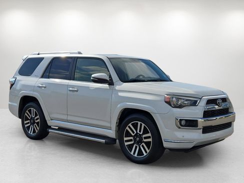 Used 2018 Toyota 4Runner Limited image 3