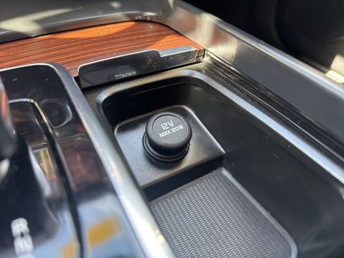 Used 2024 Volvo S60 B5 Plus image 29