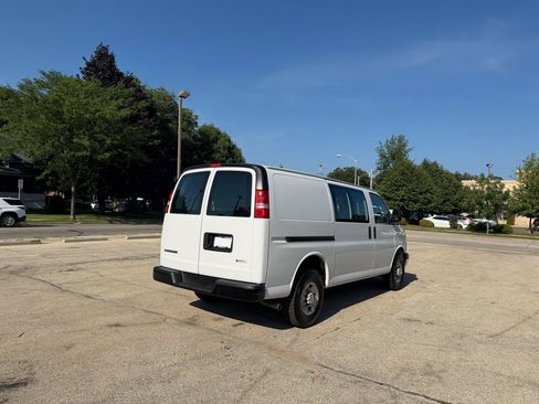 Used 2024 Chevrolet Express 2500 w/ Driver Convenience Package RWD image 7