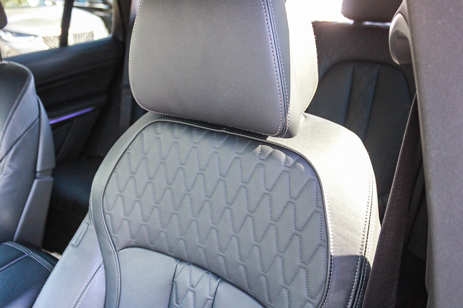 Used 2024 BMW X5 sDrive40i w/ M Sport Package RWD image 25