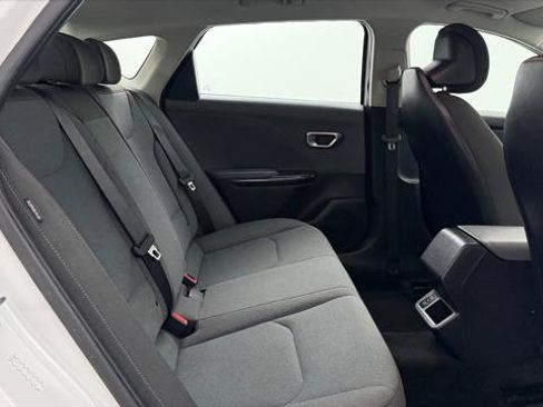 Used 2025 Kia K4 FWD image 19