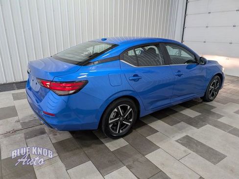 Used 2025 Nissan Sentra SV image 4