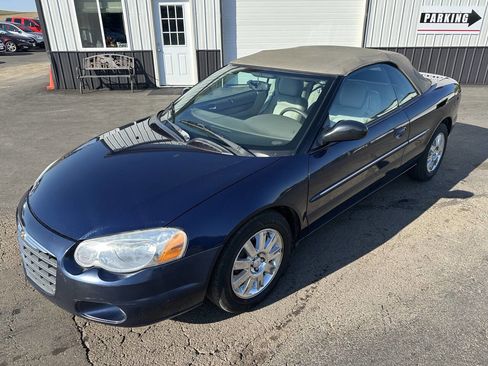 Used 2005 Chrysler Sebring Limited image 17