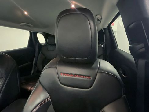 Used 2022 Jeep Cherokee Trailhawk image 22