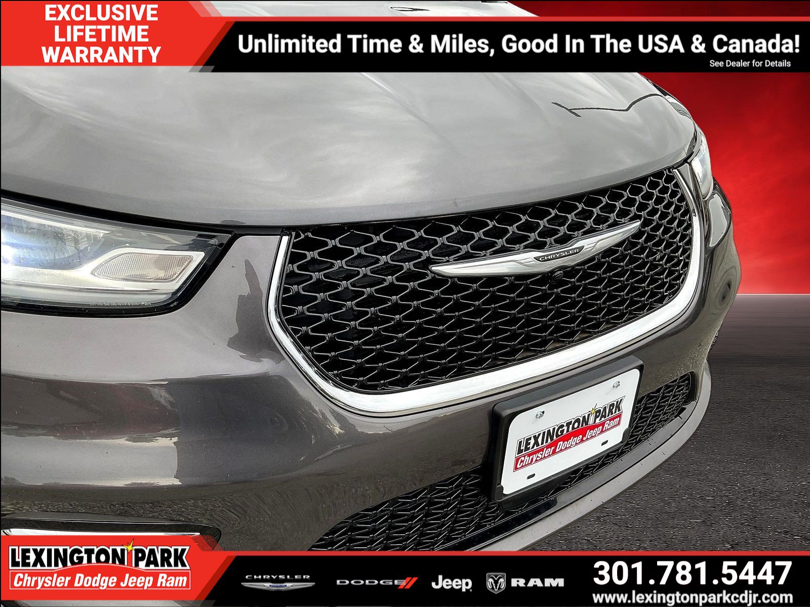 Used 2023 Chrysler Pacifica Touring-L FWD image 32