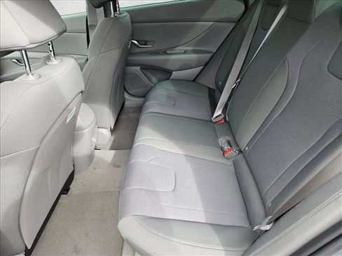 New 2026 Hyundai Elantra SE image 12