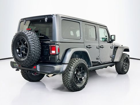 Used 2025 Jeep Wrangler Willys AWD/4WD image 9