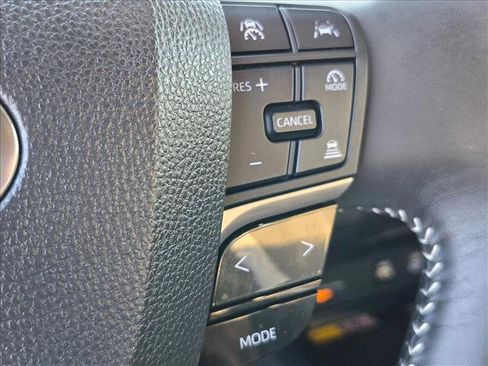 Used 2025 Toyota Camry SE w/ Convenience Package FWD image 13