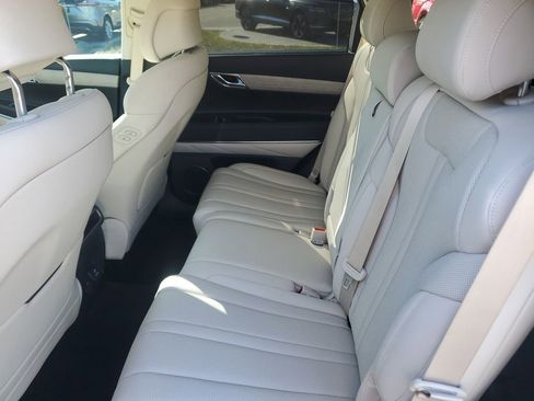 Used 2025 Genesis GV80 2.5T Select image 16