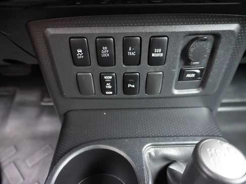 Used 2010 Toyota FJ Cruiser 4WD image 23