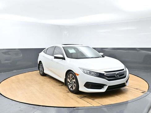 Used 2018 Honda Civic EX image 3