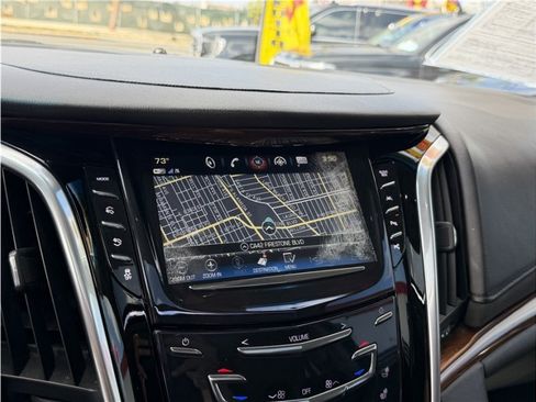 Used 2019 Cadillac Escalade ESV Premium Luxury RWD image 46