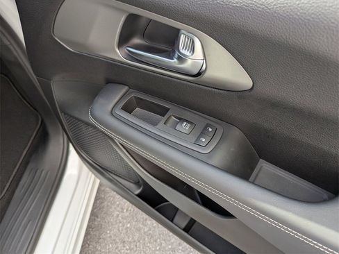 New 2025 Chrysler Pacifica Select image 35