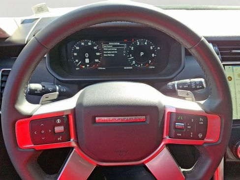 Used 2024 Land Rover Discovery S image 24