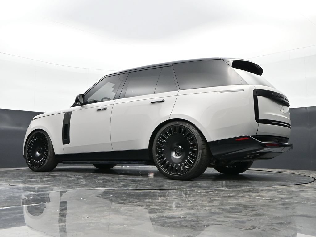 Used 2025 Land Rover Range Rover SV AWD/4WD image 48