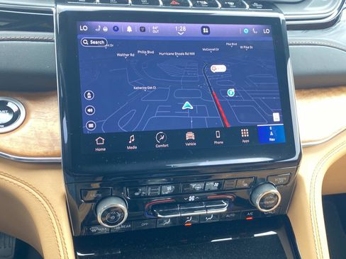 Certified 2025 Jeep Grand Cherokee Summit image 39