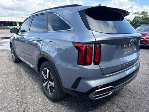 Used 2022 Kia Sorento S w/ Panoramic Sunroof Package FWD image 6