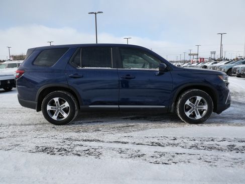 Used 2025 Honda Pilot EX-L image 6