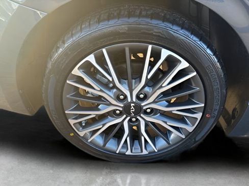 Used 2023 Kia Forte GT-Line w/ GT-Line Premium Package image 11