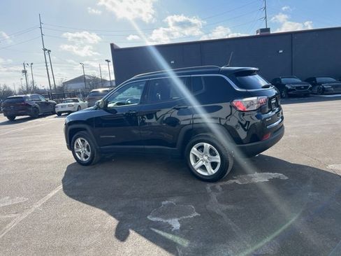 Used 2024 Jeep Compass Latitude image 15