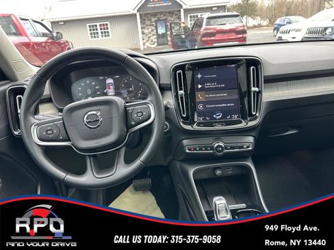 Used 2021 Volvo XC40 T5 Inscription w/ Advanced Package image 17