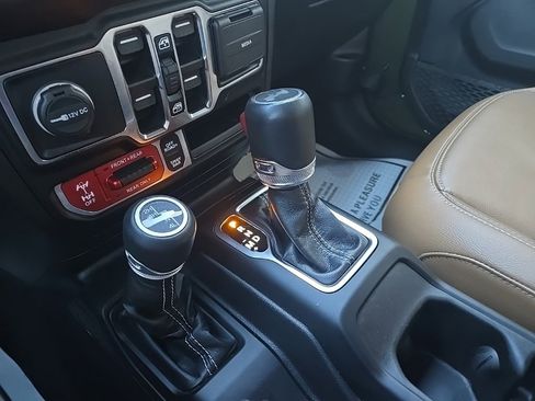 Used 2023 Jeep Wrangler Unlimited Rubicon w/ Safety Group image 69