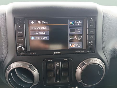 Used 2018 Jeep Wrangler Unlimited Sahara AWD/4WD image 18
