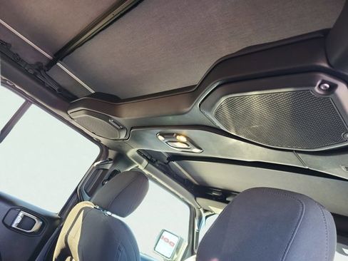 Used 2023 Jeep Wrangler Unlimited Sport image 17