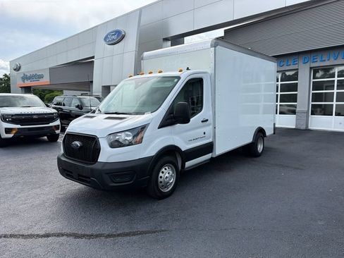 Used 2023 Ford Transit 350 DRW RWD image 4