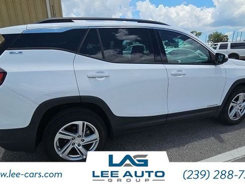 Used 2019 GMC Terrain SLE w/ Driver Convenience Package AWD/4WD image 2