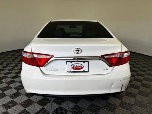 Used 2017 Toyota Camry LE image 6