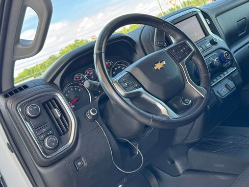 Used 2021 Chevrolet Silverado 1500 LT image 4