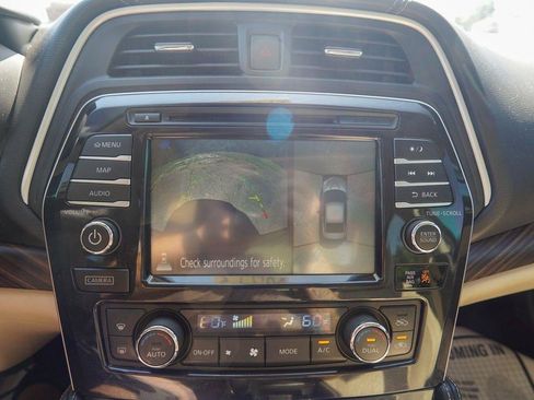 Used 2018 Nissan Maxima Platinum FWD image 25
