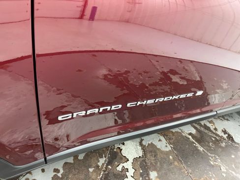 Used 2025 Jeep Grand Cherokee L Laredo w/ Luxury Tech Group I AWD/4WD image 27