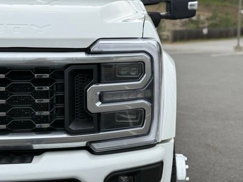 Used 2026 Ford F450 Platinum w/ FX4 Off-Road Package AWD/4WD image 9