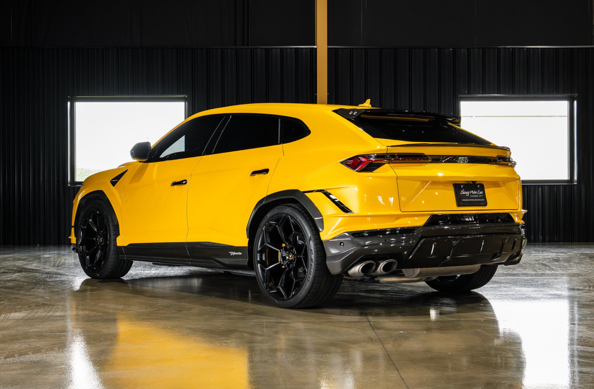 Used 2024 Lamborghini Urus Performante AWD/4WD image 4