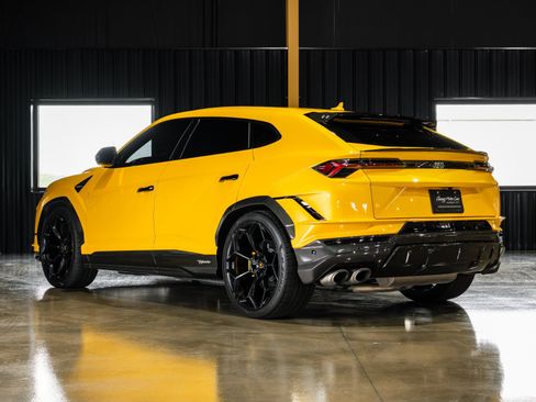 Used 2024 Lamborghini Urus Performante AWD/4WD image 4