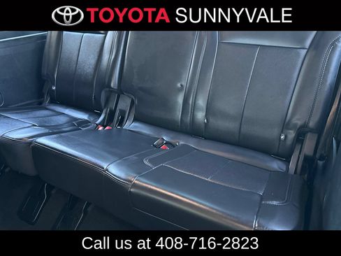 Used 2024 Ford Expedition XLT RWD image 19