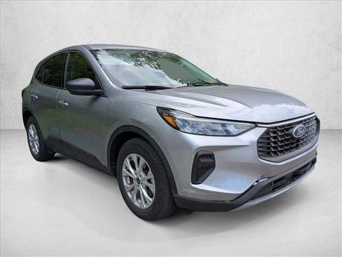 Certified 2023 Ford Escape Active w/ Cold Weather Package FWD image 3