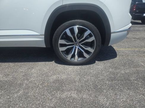Used 2020 Volkswagen Atlas Cross Sport SEL R-Line AWD/4WD image 6
