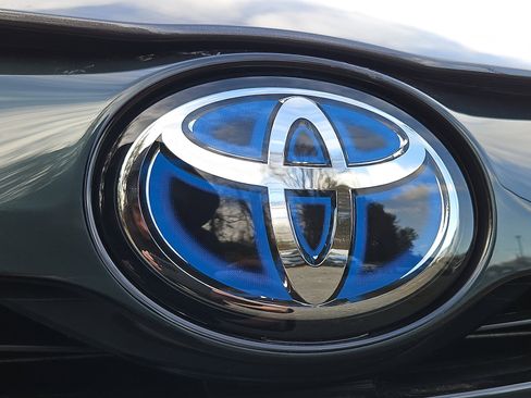 Used 2022 Toyota Prius Prime XLE image 30