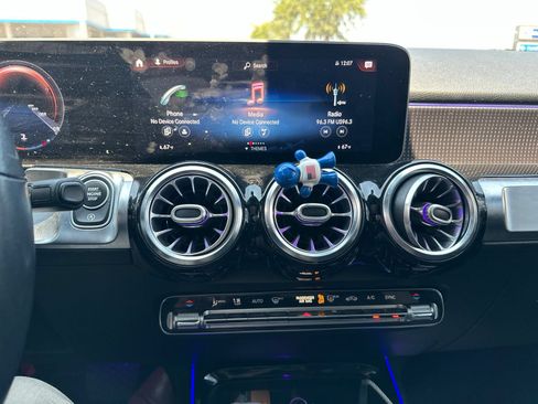 Used 2021 Mercedes-Benz GLB 250 w/ Premium Package image 14
