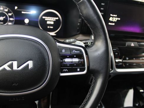 Used 2023 Kia Sorento SX Prestige image 18