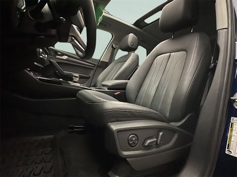 Used 2021 Audi Q5 2.0T Premium w/ Convenience Package image 9